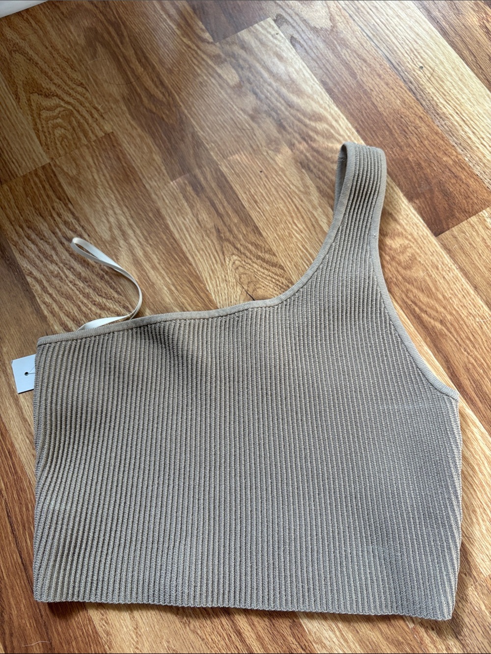 NWT Babaton Sculpt Knit One-Shoulder Cropped Tank Medium